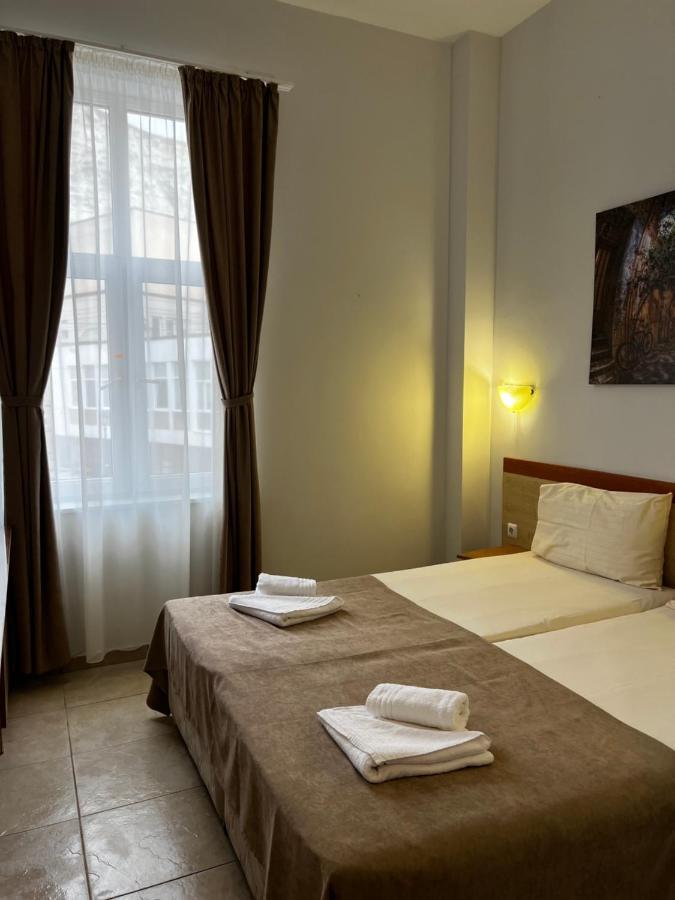 Hotel Central Балчик Экстерьер фото