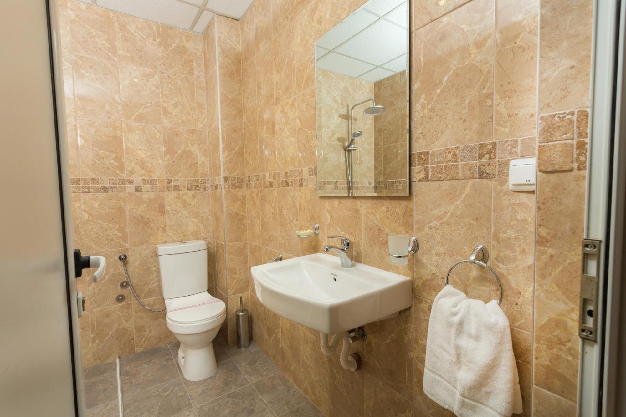Hotel Central Балчик Экстерьер фото